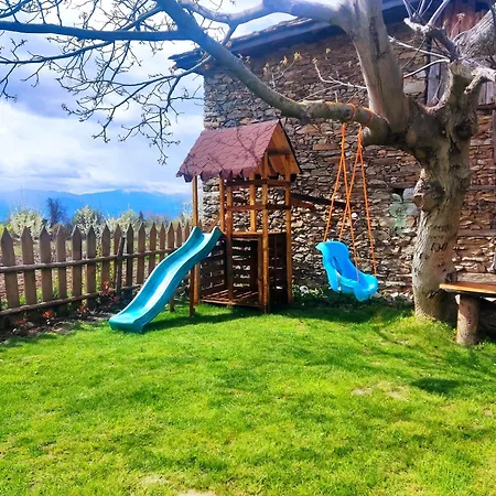 Stone House * Leshten