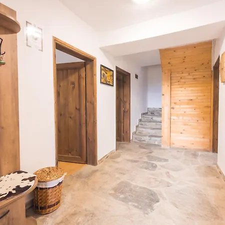 Stone House * Leshten
