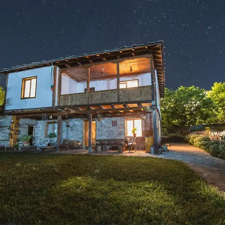 Stone House Ferienhaus Leshten