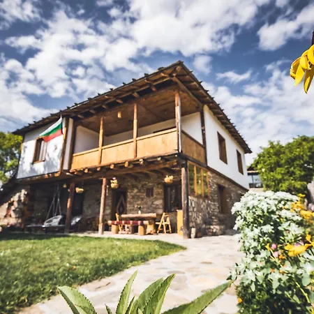 Ferienhaus Stone House Leshten