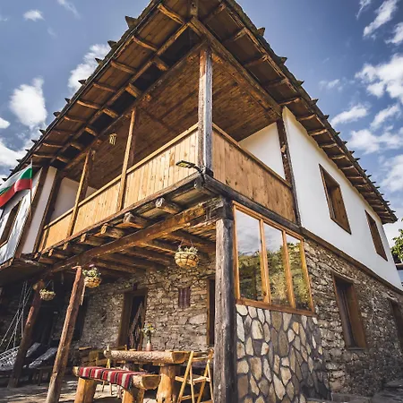 Stone House * Lesjten